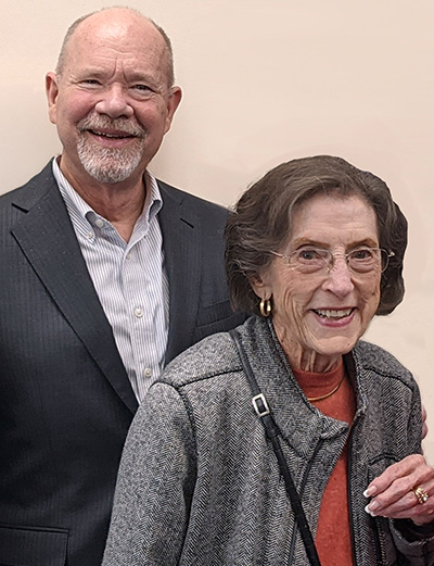 Gloria Phillips with HJTA President Jon Coupal